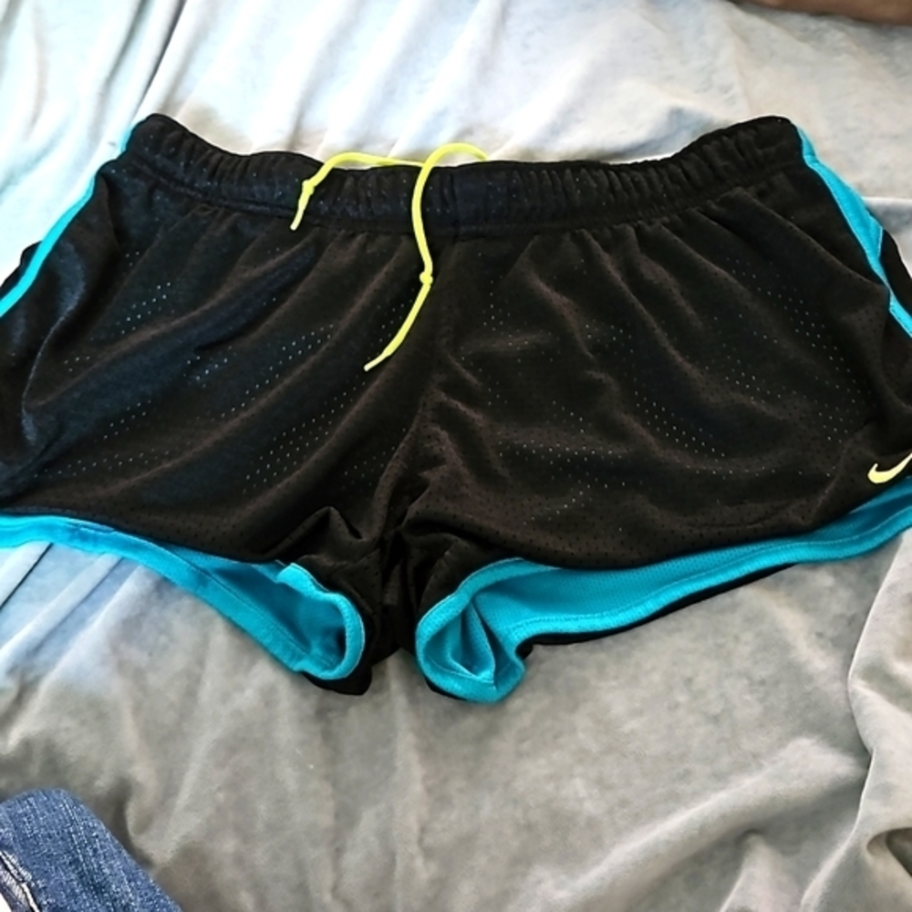 Medium‎ Nike Dri Fit Shorts